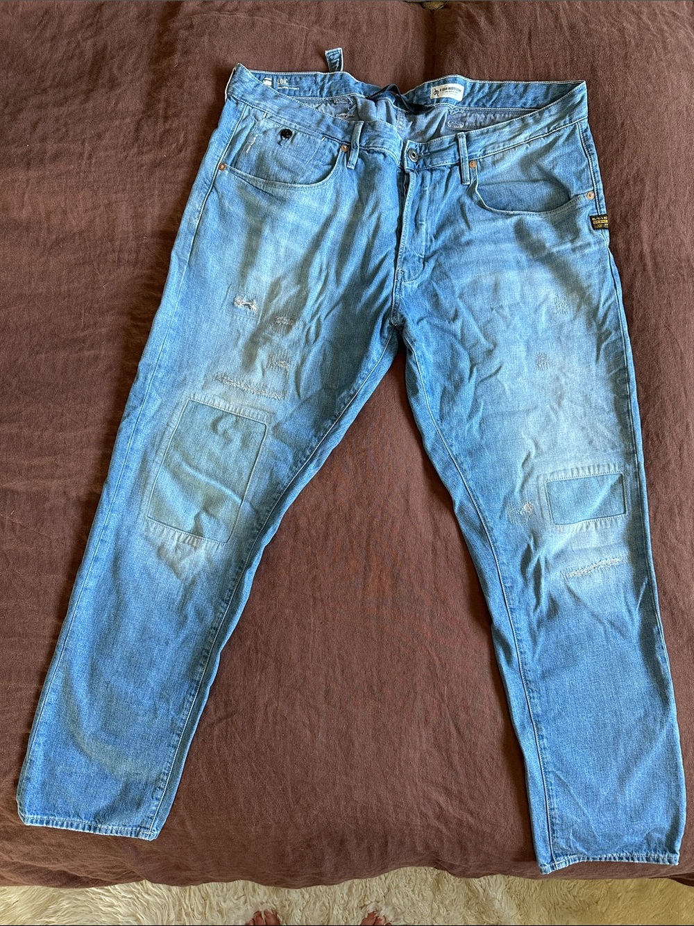 G-Star LOIC Relaxed Tapered Light Blue Distressed Jeans w Patch & Fading Details